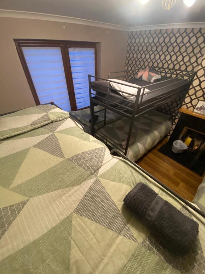 Dublin Airport Big Rooms With Bathroom Outside Room - Kitchen Only 7 Days Reservation エクステリア 写真